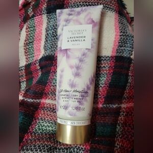 Victoria’s Secret Relax Lavender & Vanilla 24-Hour Moisture Body Lotion 8oz New